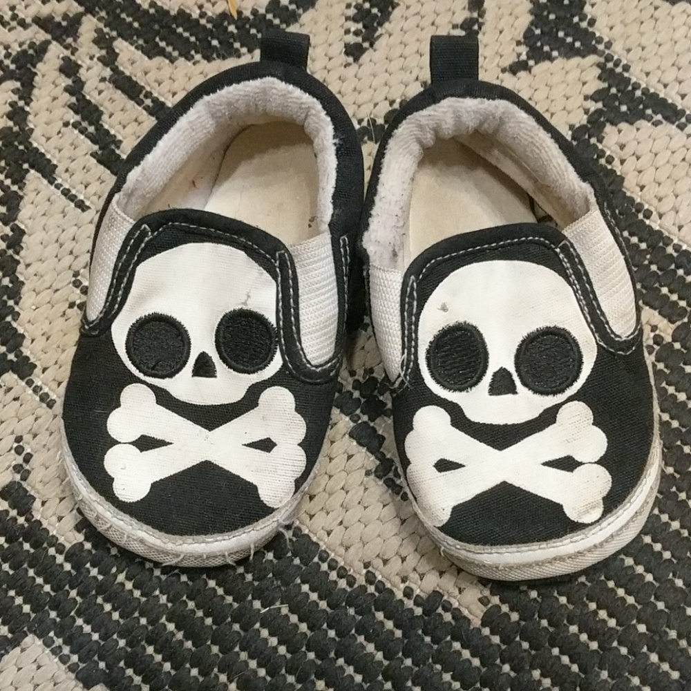 Punk baby goth shoes skull crossbone